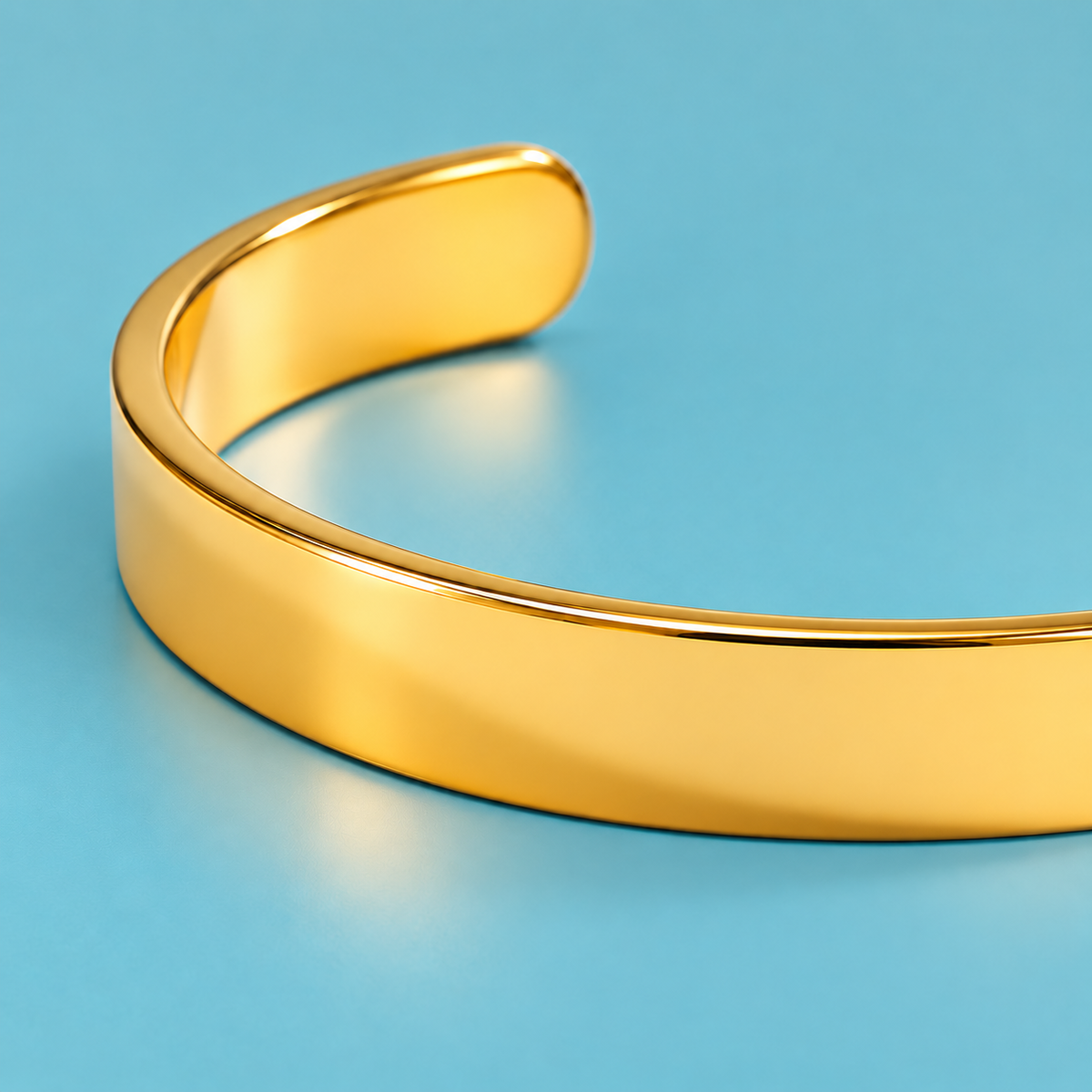 The Everyday Cuff bracelet, product photo 2.