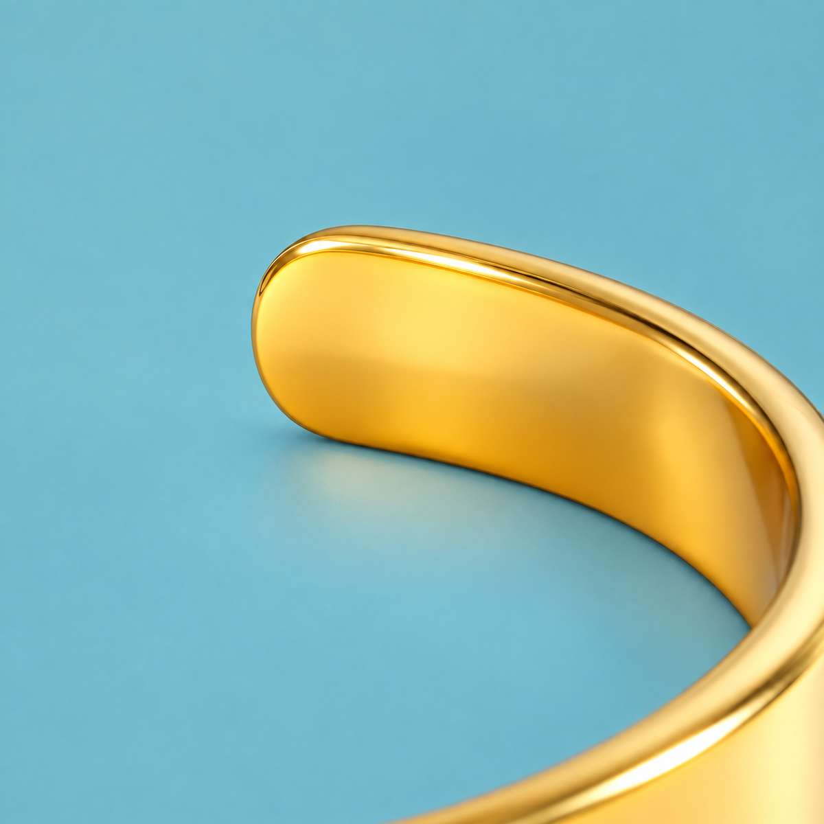 The Everyday Cuff bracelet, product photo 3.
