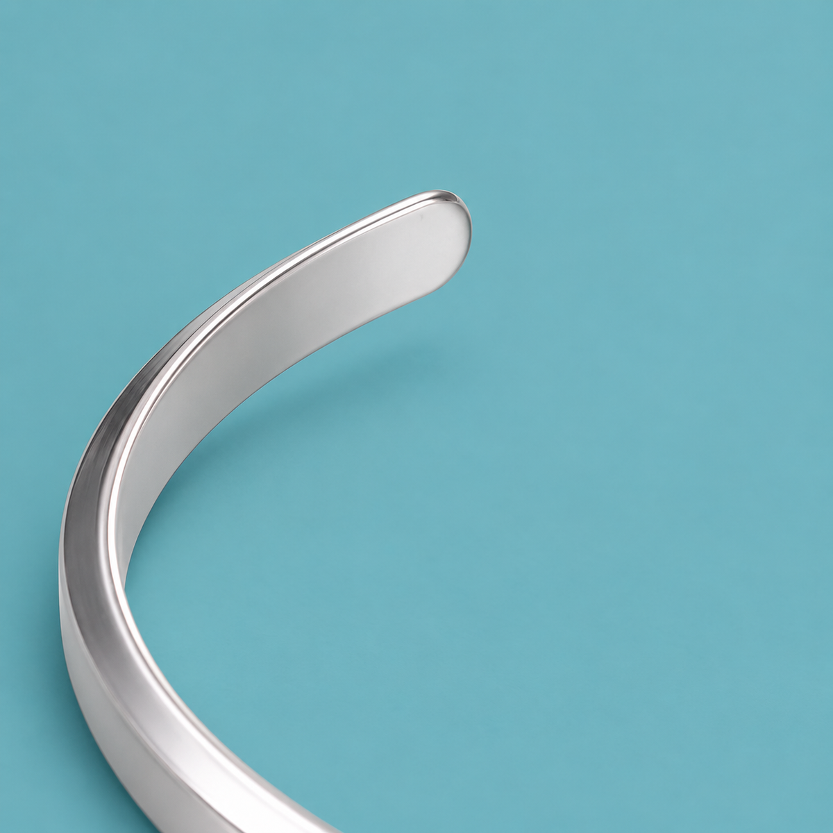Silver-Tone Cuff bracelet, product photo 3.