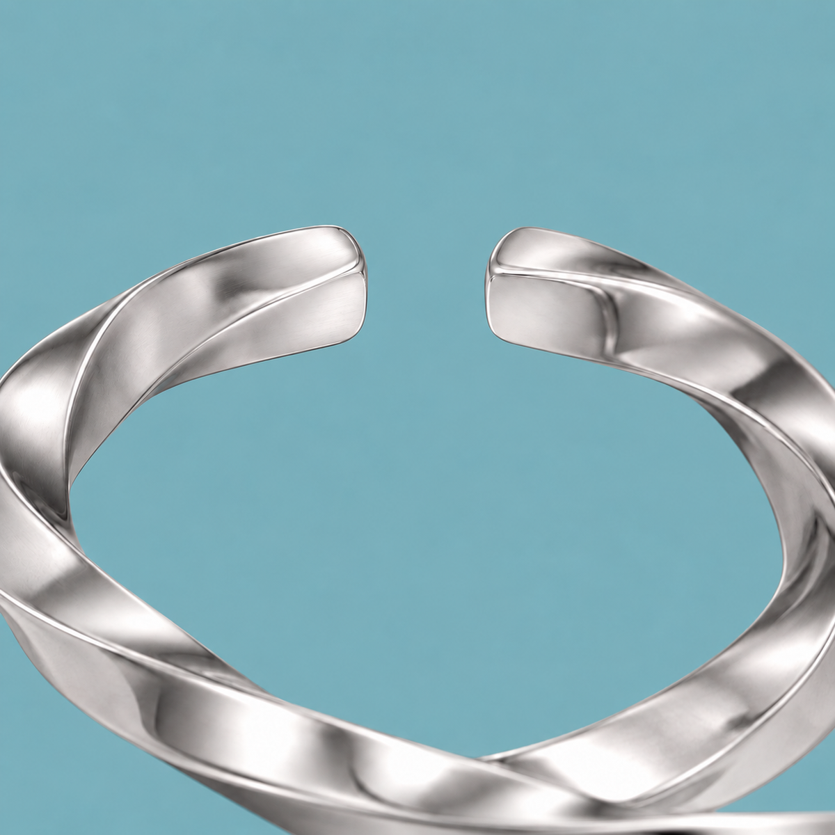 Twist Cuff bracelet, product photo 3.