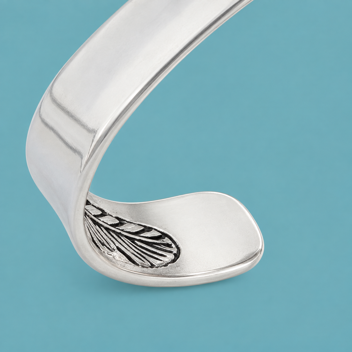 Feather Cuff bracelet, product photo 3.