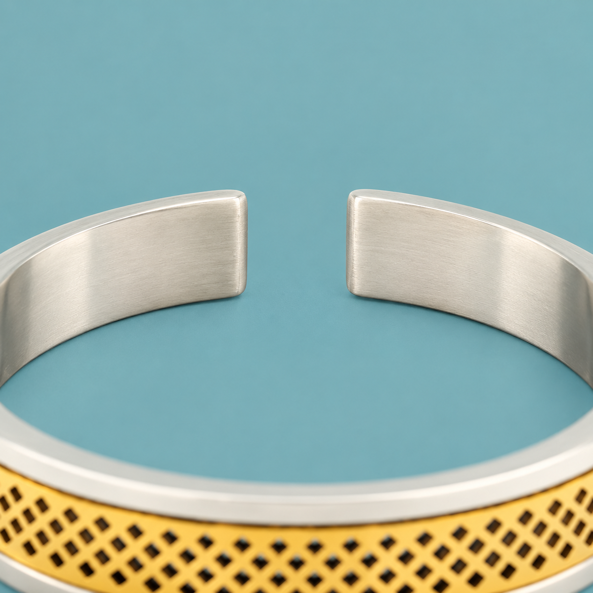 Close-up of the lattice cuff's open ends and smooth inner band