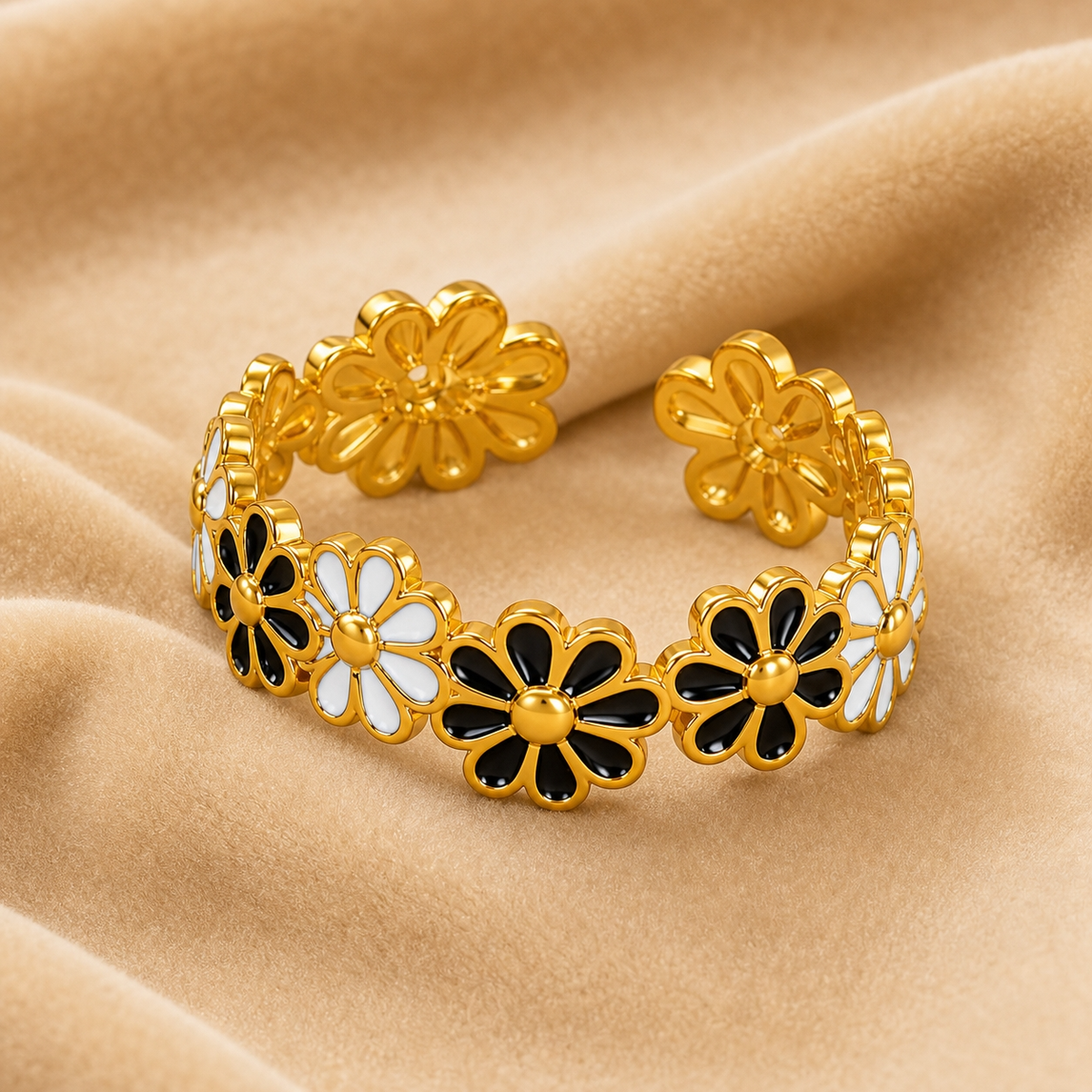 Black & White Flower Ring